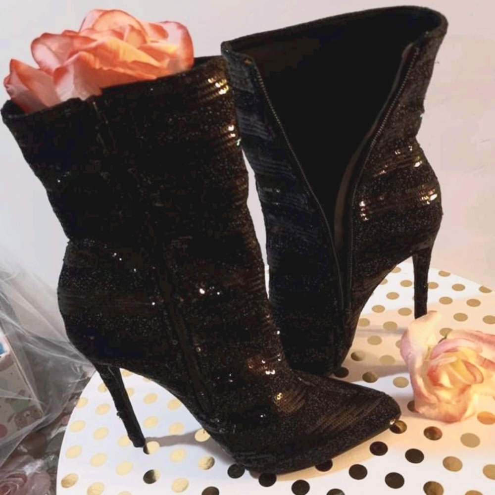 Dericka Boot Heels